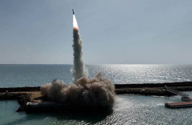 Iran, Militärübung am Persischen Golf January 19, 2024, Undisclosed, Persian Gulf, Iran: A missile being launched during a military drill at an undisclosed location in the Persian Gulf, southern Iran. Undisclosed Iran - ZUMAi98_ 20240119_zih_i98_026 Copyright: xIranianxArmyxOfficex