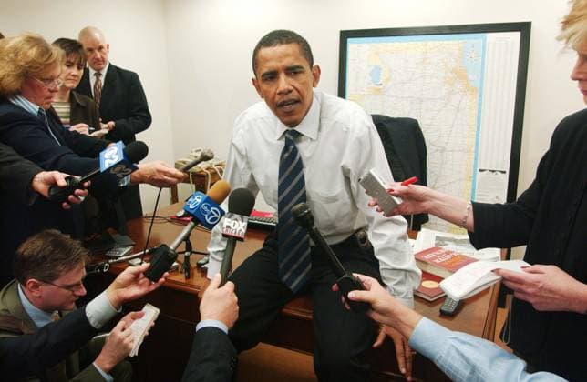 TEMPORARY OFFICES FOR SENATE FRESHMEN 01 03 05 TEMPORARY OFFICES FOR SENATE FRESHMEN--Senator-elect Barack Obama, D-Ill., holds court with Illinois and Washington media as he arrives for the first time in his temporary office space in the basement of the Dirksen Senate Office Building. CONGRESSIONAL QUARTERLY PHOTO BY SCOTT J. FERRELL WASHINGTON DC USA EDITORIAL USE ONLY Copyright: xCongressionalxQuarterlyxInc.x ScottxJ.xFerrellx cqphotos008449
