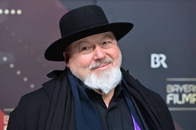 Rainer Kaufmann (Regisseur und Drehbuchautor), Einzelbild,angeschnittenes Einzelmotiv,Portraet,Portrait,Porträt. Roter Teppich,Red Carpet,Bayerischer Filmpreis 2023 am 19.09.2024 im Prinzregententheater in Muenchen.
