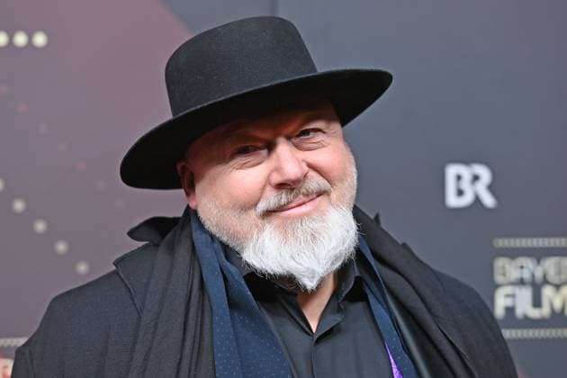 Rainer Kaufmann (Regisseur und Drehbuchautor), Einzelbild,angeschnittenes Einzelmotiv,Portraet,Portrait,Porträt. Roter Teppich,Red Carpet,Bayerischer Filmpreis 2023 am 19.09.2024 im Prinzregententheater in Muenchen.