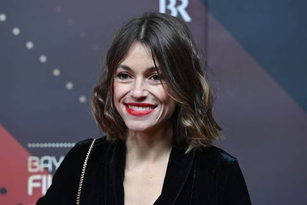 Anna Julia Antonucci, Einzelbild,angeschnittenes Einzelmotiv,Portraet,Portrait,Porträt. Roter Teppich,Red Carpet,Bayerischer Filmpreis 2023 am 19.09.2024 im Prinzregententheater in Muenchen.