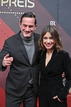 Soenke Moehring und Anna Julia Antonucci. Roter Teppich,Red Carpet,Bayerischer Filmpreis 2023 am 19.09.2024 im Prinzregententheater in Muenchen.