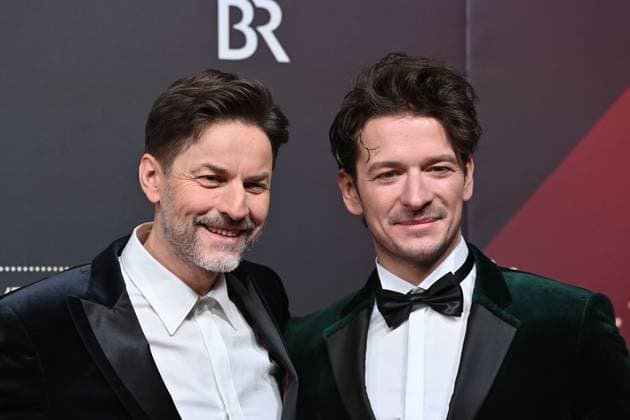 v.li:Hans Steinbichler und Stefan Gorski. Roter Teppich,Red Carpet,Bayerischer Filmpreis 2023 am 19.09.2024 im Prinzregententheater in Muenchen.