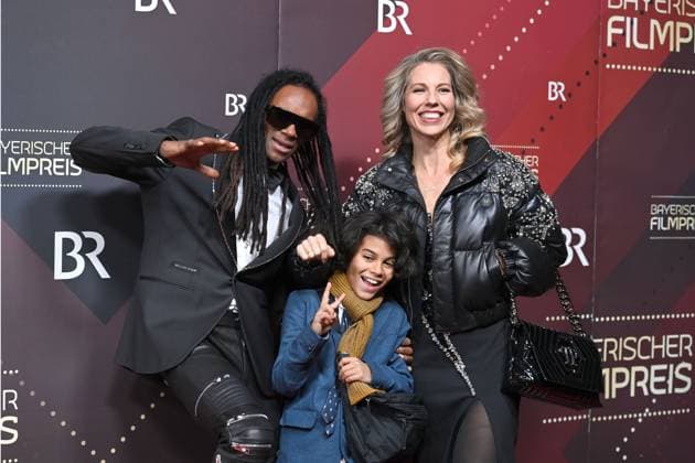 Fab Morvan und Tessa und Sohn Sacha. Roter Teppich,Red Carpet,Bayerischer Filmpreis 2023 am 19.09.2024 im Prinzregententheater in Muenchen.