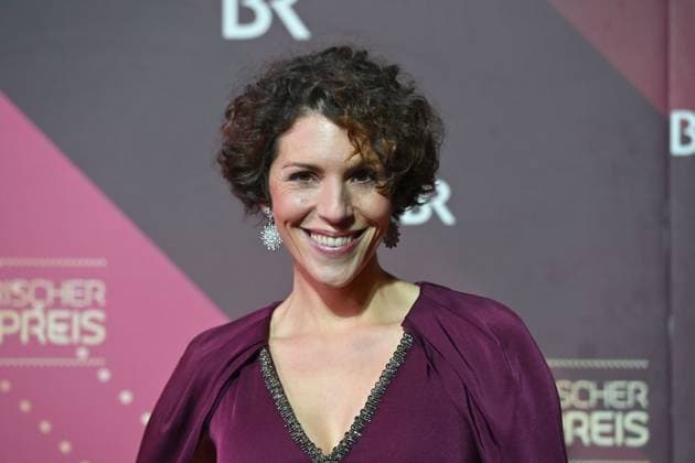 Eva-Maria Reichert (Schauspielerin), Einzelbild,angeschnittenes Einzelmotiv,Portraet,Portrait,Porträt. Roter Teppich,Red Carpet,Bayerischer Filmpreis 2023 am 19.09.2024 im Prinzregententheater in Muenchen.