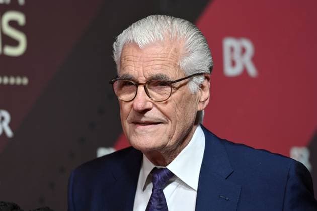 Sky Du Mont (Schauspieler), Einzelbild,angeschnittenes Einzelmotiv,Portraet,Portrait,Porträt. Roter Teppich,Red Carpet,Bayerischer Filmpreis 2023 am 19.09.2024 im Prinzregententheater in Muenchen.