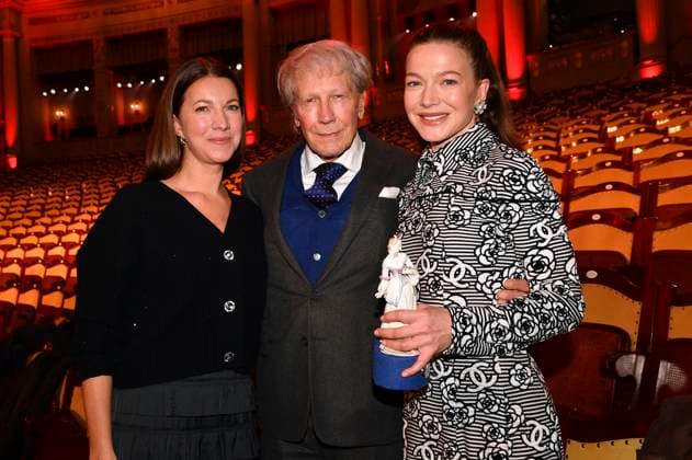 Özlem Schäfer, Bernd Herzsprung und Hannah Herzsprung bei der Verleihung des 45. Bayerischen Filmpreises 2023 im Prinzregententheater. München, 19.01.2024