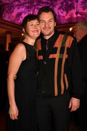 Felix Klare mit Ehefrau Zora Thiessen bei der Verleihung des 45. Bayerischen Filmpreises 2023 im Prinzregententheater. München, 19.01.2024