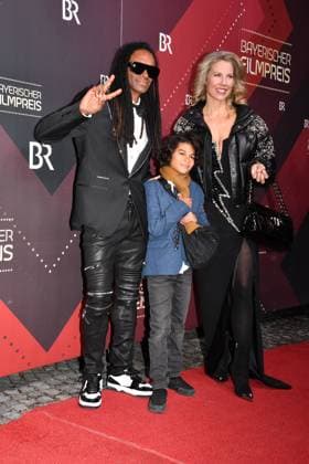 Fab Morvan, Stella und Sohn Sacha Verleihung des Bayerischen Filmpreis Prinzregenten Theater München 19. Januar 2024