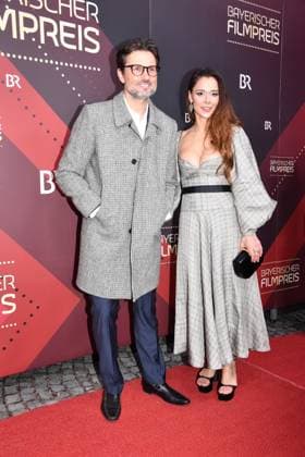 Simon Verhoeven und Bella Dayne Verleihung des Bayerischen Filmpreis Prinzregenten Theater München 19. Januar 2024