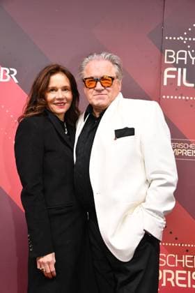 Michael Brandner mit Ehefrau Verleihung des Bayerischen Filmpreis Prinzregenten Theater München 19. Januar 2024