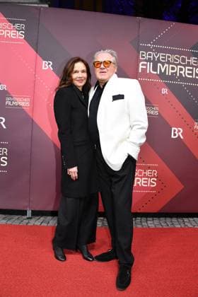 Michael Brandner mit Ehefrau Verleihung des Bayerischen Filmpreis Prinzregenten Theater München 19. Januar 2024