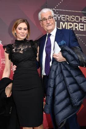 Sky du Mont mit Julia Schütze Verleihung des Bayerischen Filmpreis Prinzregenten Theater München 19. Januar 2024
