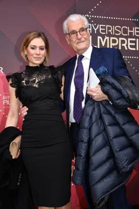 Sky du Mont mit Julia Schütze Verleihung des Bayerischen Filmpreis Prinzregenten Theater München 19. Januar 2024