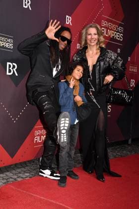 Fab Morvan, Stella und Sohn Sacha Verleihung des Bayerischen Filmpreis Prinzregenten Theater München 19. Januar 2024