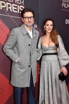 Simon Verhoeven und Bella Dayne Verleihung des Bayerischen Filmpreis Prinzregenten Theater München 19. Januar 2024