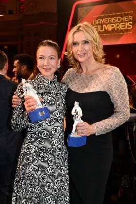 Hannah Herzsprung und Veronica Ferres Verleihung des Bayerischen Filmpreis Party Preisträger Prinzregenten Theater München 19. Januar 2024