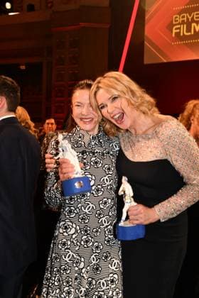 Hannah Herzsprung und Veronica Ferres Verleihung des Bayerischen Filmpreis Party Preisträger Prinzregenten Theater München 19. Januar 2024