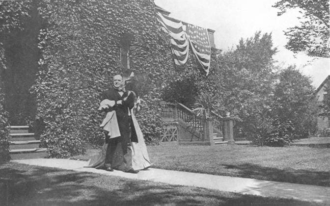 President and Mrs. McKinley at John Milburn s Home President McKinley and Ida Saxton McKinley leave John Milburn s house. John Milburn was president of the Pan-American Exposition in Buffalo, where William McKinley was shot. xx EDITORIAL USE ONLY Copyright: xx 25.096 x picturehistory006975