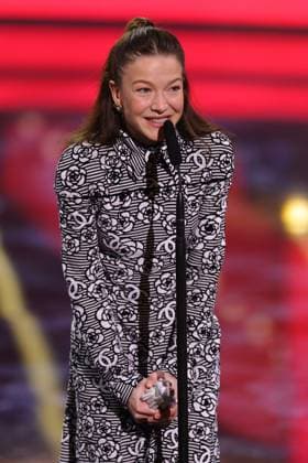 Bayerischer Filmpreis 2023 Hannah Herzsprung, Preisträgerin in der Kategorie Beste Darstellerin bei ihrer Dankesrede. Verleihung des 45. Bayerischen Filmpreises 2023 am 19.01.2024 im Prinzregententheater in Münche. Bayern, Deutschland.