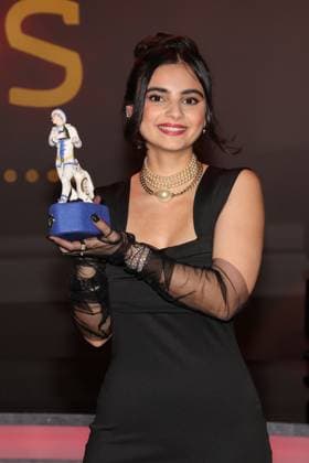 Bayerischer Filmpreis 2023 Bayan Layla mit ihrem Pierrot. Verleihung des 45. Bayerischen Filmpreises 2023 am 19.01.2024 im Prinzregententheater in Münche. Bayern, Deutschland.