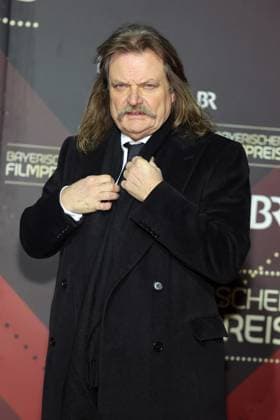 Bayerischer Filmpreis 2023 Leslie Mandoki. Verleihung des 45. Bayerischen Filmpreises 2023 am 19.01.2024 im Prinzregententheater in Münche. Bayern, Deutschland.
