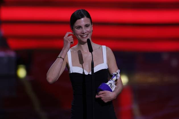 Bayerischer Filmpreis 2023 Aylin Tezel bei der Dankesrede. Verleihung des 45. Bayerischen Filmpreises 2023 am 19.01.2024 im Prinzregententheater in Münche. Bayern, Deutschland.