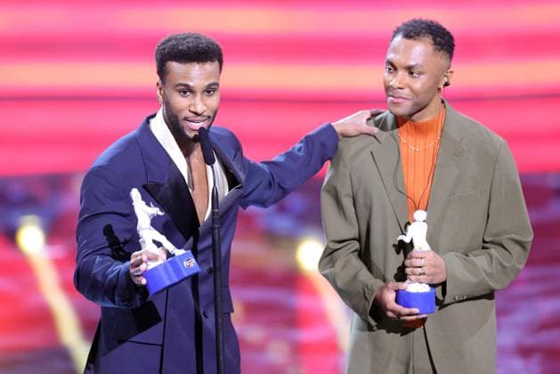 Bayerischer Filmpreis 2023 Tijan Njie und Elan Ben Ali. Verleihung des 45. Bayerischen Filmpreises 2023 am 19.01.2024 im Prinzregententheater in Münche. Bayern, Deutschland.