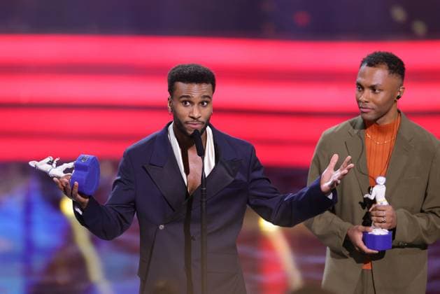 Bayerischer Filmpreis 2023 Tijan Njie und Elan Ben Ali. Verleihung des 45. Bayerischen Filmpreises 2023 am 19.01.2024 im Prinzregententheater in Münche. Bayern, Deutschland.