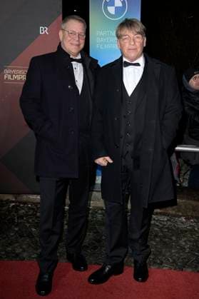 Andre Eisermann mit Partner Manuel Bortt bei der Verleihung des 45. Bayerischen Filmpreises 2023 im Prinzregententheater. München, 19.01.2024