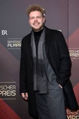 Johannes Berzl bei der Verleihung des 45. Bayerischen Filmpreises 2023 im Prinzregententheater. München, 19.01.2024