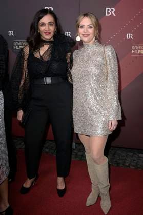 Ilknur Boyraz und Laura Osswald bei der Verleihung des 45. Bayerischen Filmpreises 2023 im Prinzregententheater. München, 19.01.2024
