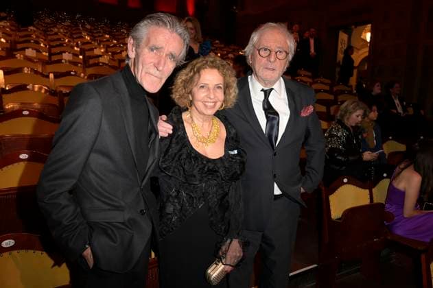 Bernd Schadewald, Michaela May und Günther Maria Halmer bei der Verleihung des 45. Bayerischen Filmpreises 2023 im Prinzregententheater. München, 19.01.2024 *** Bernd Schadewald, Michaela May and Günther Maria Halmer at the presentation of the 45 Bavarian Film Award 2023 in the Prinzregententheater Munich, 19 01 2024 Foto:xF.xKernx xFuturexImagex bay_filmpreis_3270