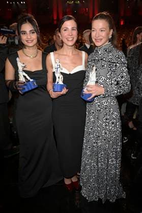 Bayan Layla, Aylin Tezel und Hannah Herzsprung bei der Verleihung des 45. Bayerischen Filmpreises 2023 im Prinzregententheater. München, 19.01.2024