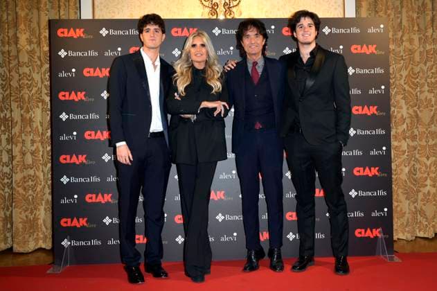 Valerio Base, Tiziana Rocca, Giulio Base und Vittorio Base bei der Verleihung des Filmpreises Ciak d oro 2023 im Palazzo Colonna. Rom, 20.01.2024