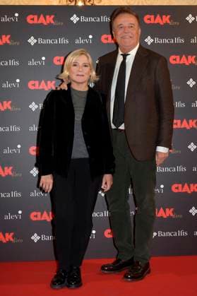 Christian De Sica mit Ehefrau Silvia Verdone bei der Verleihung des Filmpreises Ciak d oro 2023 im Palazzo Colonna. Rom, 20.01.2024