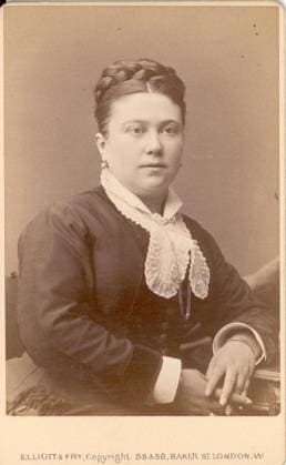 Madame Thierry This British carte de visite of an unidentified woman was produced by Elliott & Fry, 55 & 56 Baker Street, London. EDITORIAL USE ONLY Copyright: xx MES26239 Elliottx&xFryx picturehistory010282