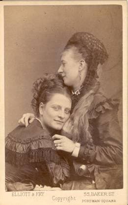 Miss Knight and Miss Vancoe Miss Knight and Miss Vancoe embrace in this intimate photograph. This British carte de visite was produced by Elliott & Fry, 55 Baker Street, London. EDITORIAL USE ONLY Copyright: xx MES26249 Elliotx&xFryx picturehistory010293
