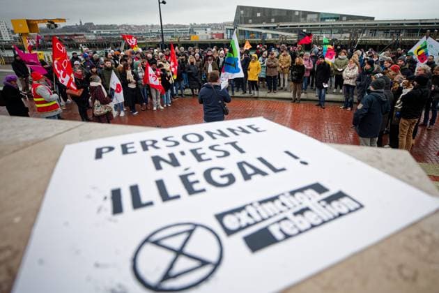 News Themen der Woche KW03 News Bilder des Tages Rassemblement contre la loi immigration vÜ Boulogne PHOTOPQR VOIX DU NORD JOHAN BEN AZZOUZ ; 21 01 2024 ; Boulogne-sur-mer, le 21 janvier 2024. Rassemblement contre la loi immigration, ce matin vÜ l‚Äôinitiative de la Ligue des droits de l‚Äôhomme. PHOTO JOHAN BEN AZZOUZ LA VOIX DU NORD Numerous demonstrations are taking place today in France against the anti-immigration law which must soon be promulgated. - Nord France  Copyright: xPHOTOPQR VOIXxDUxNORD MAXPPPxJOHANxBENxAZZOUZx 20240121VDN2581 20240121VDN2581