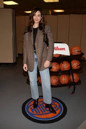Celebrities watch the home team New York Knicks beat the visiting Toronto Raptors. Featuring: Emmy Rossum Where: New York, New York, United States When: 20 Jan 2024 Credit: Michael Simon startraksphoto.com EDITORIAL USE ONLY. NOT FOR USE BY NEWSPAPERS BASED IN THE UK. Copyright: xMICHAELxSIMONx 53381599