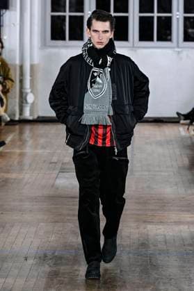 DÃ filÃ White Mountaineering Collection Homme PrÃªt-Ã -Porter Automne Hiver 2024-2025 lors de la Fashion Week de Paris (PFW) DÃ filÃ White Mountaineering Collection Homme PrÃªt-Ã -Porter Automne Hiver 2024-2025 lors de la Fashion Week de Paris (PFW), Ã Paris, France, le 19 janvier 2024. White Mountaineering Men s Fashion Show, Fall-Winter 2024 2025 Collection as part of Paris Fashion Week, France, on January 19, 2024. Paris France  Copyright: xAgencex xBestimagexAgencex xBestimagex