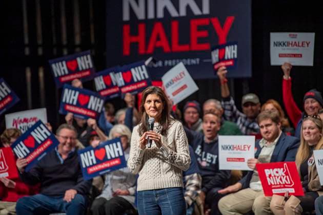 News Themen der Woche KW03 News Bilder des Tages Former South Carolina Governor and Republican presidential candidate Nikki Haley speaks during a campaign event in Exeter, New Hampshire on January 21, 2024. Haley hopes to edge out former US President Donald J. Trump in the upcoming New Hampshire Primary following the withdrawal of Florida Governor Ron DeSantis from the Republican Presidential Primary.  EXE20240121019 AmandaxSabga