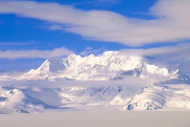 Creative Highlights World Mountain tops in St. Elias National Park and Preserve, Wrangell Mountains, Wrangell, Alaska Mountain tops in St. Elias National Park and Preserve, Wrangell Mountains, Wrangell, Alaska <br>Model Release: No<br>Property Release: No EDITORIAL USE ONLY Copyright: xx VOA51-AK036 JosephxSohmx voaphotos003913