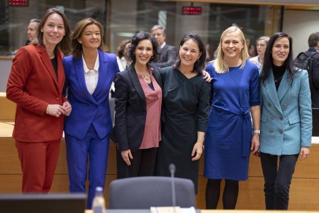 News Themen der Woche KW04 Annalena Baerbock, (Gruene) Bundesaussenministerin, nimmt am Rat fuer Aussenbeziehungen teil. Hier der Aussenministerin der Niederlande, Hanke Brunis Slot; der Aussenministerin der Slowenien, Tanja Fanon; der Aussenministerin von Belgien, Nadja Lahbib; der Aussenministerin von Finnland, Elina Valtonen und der Aussenministerin von Bulgarien, Mariya Gabriel. Bruessel, 22.01.2024. Fotografiert im Auftrag des Auswaertigen Amts Bruessel Belgien *** Annalena Baerbock, Green Federal Foreign Minister, participates in the Council on Foreign Relations Here the Foreign Minister of the Netherlands, Hanke Brunis Slot the Foreign Minister of Slovenia, Tanja Fanon the Foreign Minister of Belgium, Nadja Lahbib the Foreign Minister of Finland, Elina Val Copyright: xThomasxImox