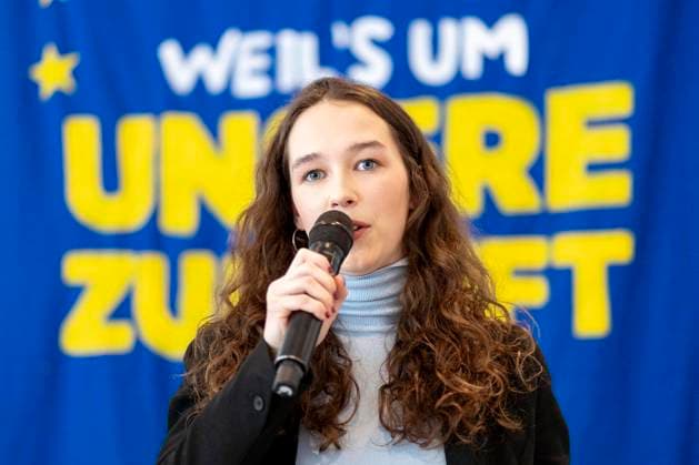 Wien, Österreich. 22. Jänner 2024. Pressekonferenz mit Bundessprecher Werner Kogler zu Bewerbung zur Spitzenkandidatur der Grünen für die EU-Wahl mit Spitzenkandidatin und Klimaaktivistin Lena Schilling. Vienna *** Vienna, Austria 22 January 2024 Press conference with federal spokesperson Werner Kogler on the application for the Greens top candidacy for the EU elections with top candidate and climate activist Lena Schilling Vienna
