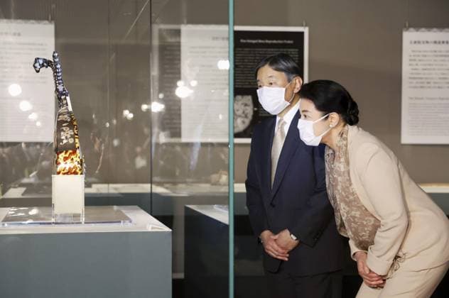 Entertainment Themen der Woche KW04 Entertainment Bilder des Tages Japan s emperor, empress visit exhibition Japanese Emperor Naruhito and Empress Masako visit an exhibition titled Inheriting Shosoin Treasures being held at the Meiji Jingu Museum in Tokyo on Jan. 23, 2024. (Pool photo)  A14AA0002365312P