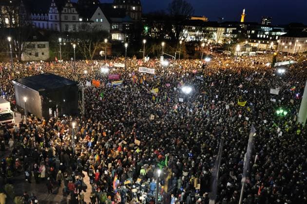 Bilder des Jahres 2024, News 01 Januar News Themen der Woche KW04 23.01.2024, Darmstadt, DEU Demonstration gegen Rechts und die AFD in der Darmstaedter Innenstadt mit ca 15000 Teilnehmern. Demokratie verteidigen Ð Gemeinsam gegen die AfD. *** 23 01 2024, Darmstadt, DEU Demonstration against the right and the AFD in Darmstadt city center with approx. 15000 participants Defending democracy Ð together against the AfD