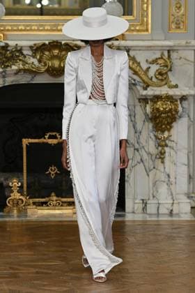DÃ filÃ Tamara Ralph Haute Couture Printemps EtÃ 2024 dans le cadre de la Fashion Week de Paris (PFW) DÃ filÃ Tamara Ralph Haute Couture Printemps EtÃ 2024 dans le cadre de la Fashion Week de Paris (PFW), Ã Paris, France, le 24 janvier 2024. Tamara Ralph Haute Couture Spring Summer 2024 parade as part of Paris Fashion Week (PFW), in Paris, France, on January 24, 2024. Paris France  Copyright: xAgencex xBestimagexAgencex xBestimagex