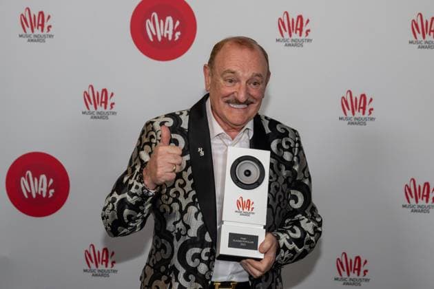 actor and singer Hugo Sigal poses with the MIA award, after the 16th edition of the MIA s (Music Industry Award) award show, in Antwerp, Wednesday 24 January 2024. The Music Industry Awards are the Flemish Music prizes handed out by the VRT and VI.BE.  JONASxROOSENS 84574395