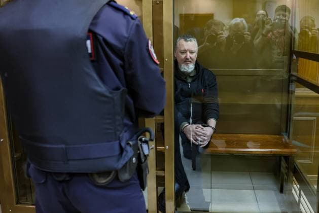 News Themen der Woche KW04 News Bilder des Tages Russland, Igor Girkin, genannt Strelkow, in Moskau vor Gericht RUSSIA, MOSCOW - JANUARY 25, 2024: Igor Strelkov (Girkin), Defence Minister of the Donetsk People s Republic from May to August 2014, receives his sentence of four years in prison over incitement of extremism, during a hearing at the Moscow City Court. Mikhail Metzel TASS  66744024